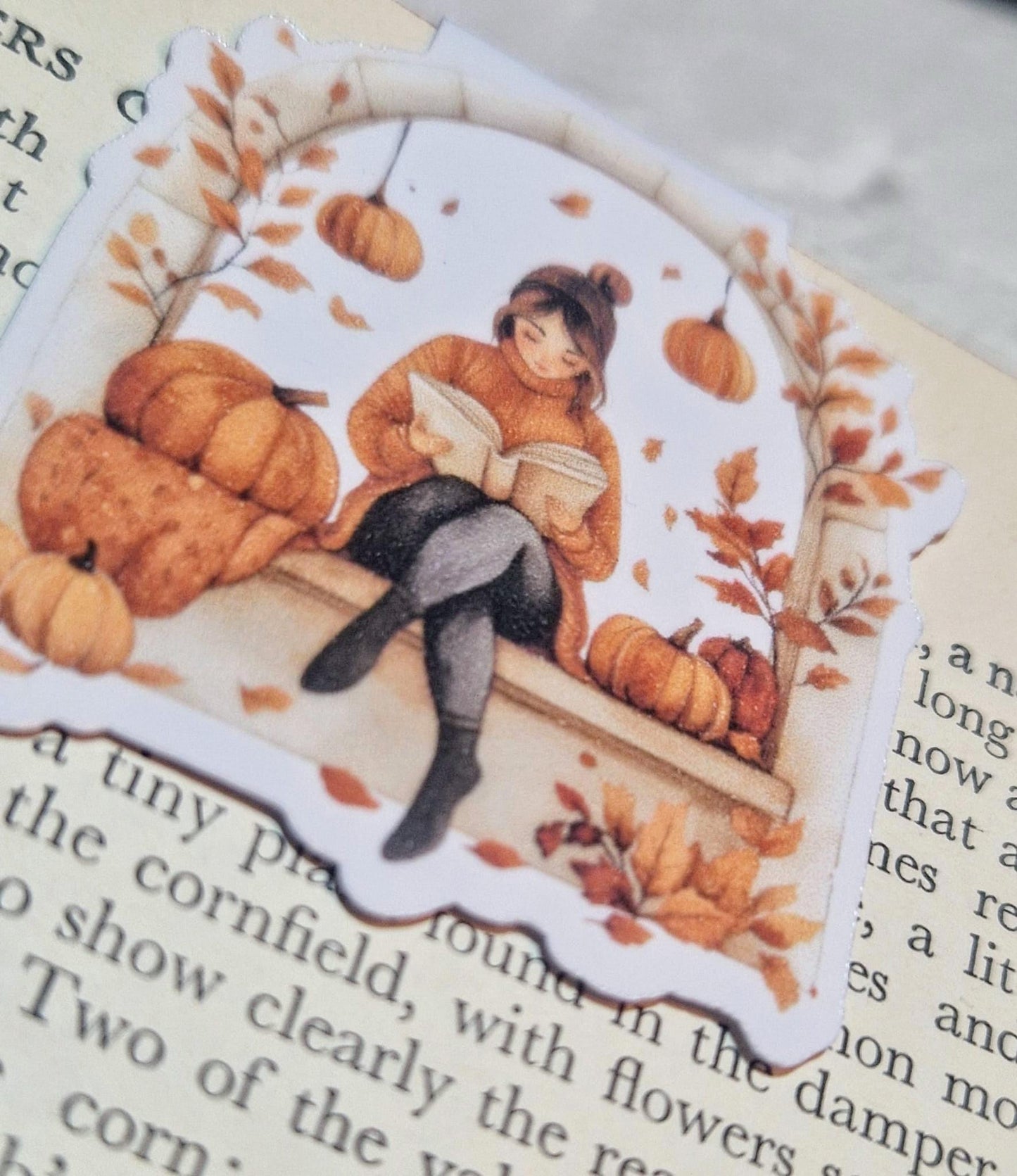Autumn Book Reader Magnetic Bookmark – Cosy Fall Gift for Book Lovers