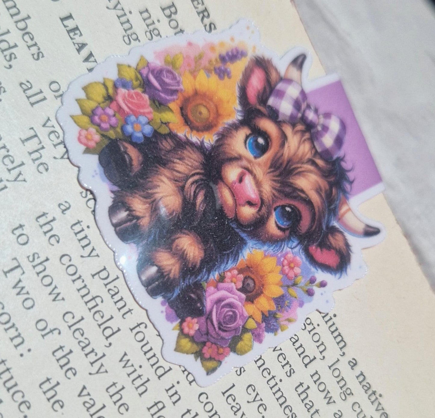🐮 Pretty Highland Cow Magnetic Bookmark – Rustic Charm for Every Book Lover