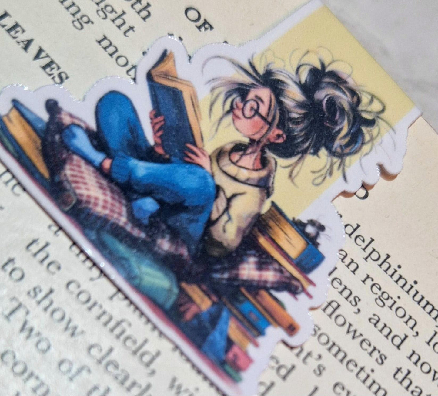 📖 Messy Hair Book Reader Magnetic Bookmark – Funny & Relatable Gift for Bookworms